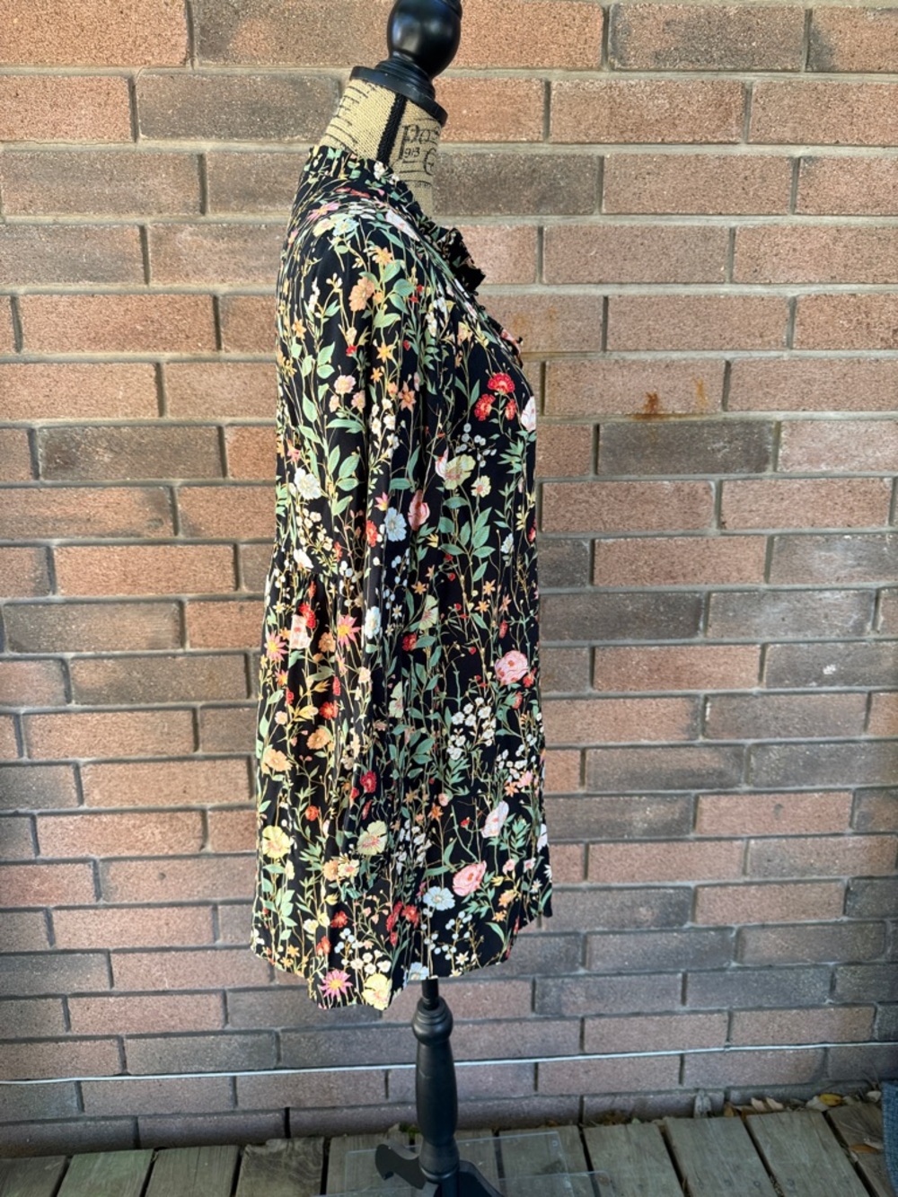 LOFT Black Floral Wildflower Long Sleeve Smocked Button Dress Size XS - Picture 3 of 5